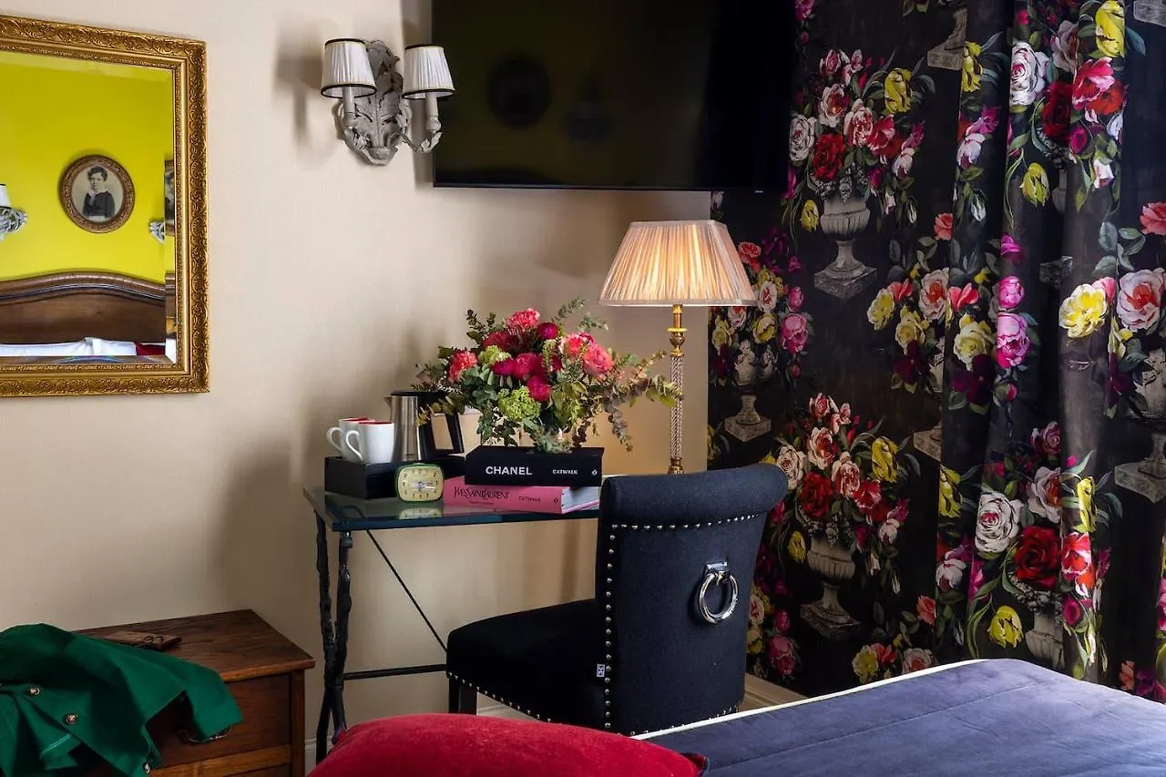 Hotel Des Marronniers Paris