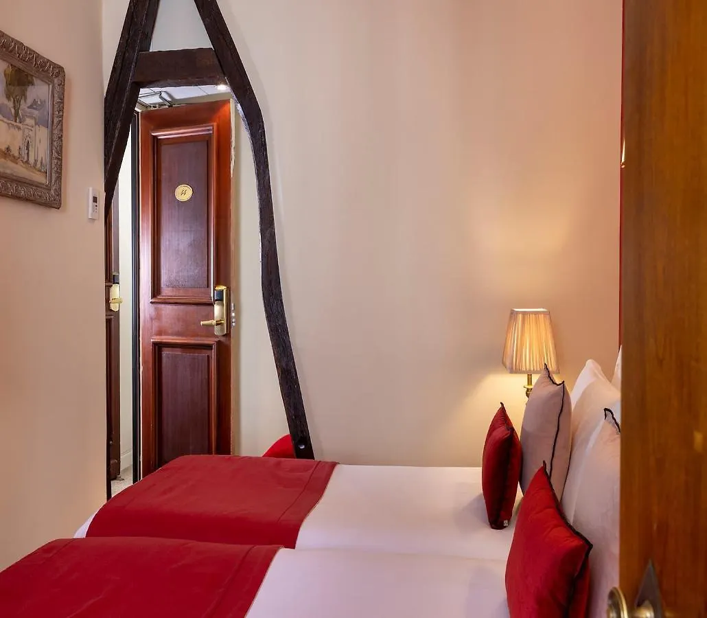 Hotel Des Marronniers Paris 3*,  France
