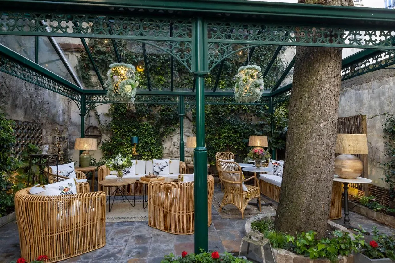 Hotel Des Marronniers Paris