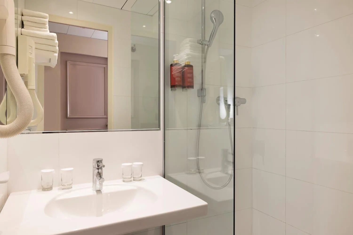 Hotel Des Marronniers Paris 3*,