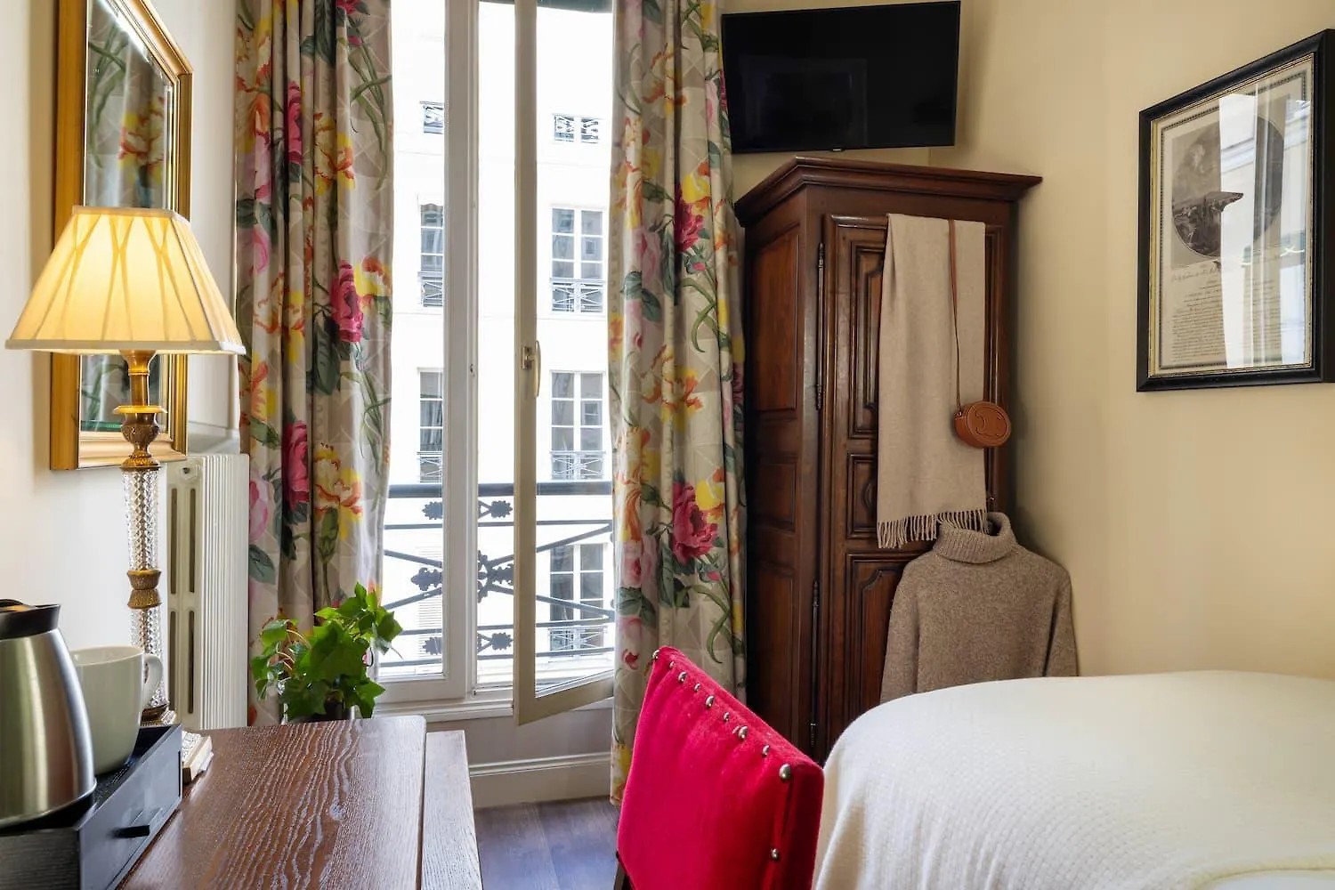 Hotel Des Marronniers Paris