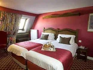 ***  Hotel Des Marronniers Paris France