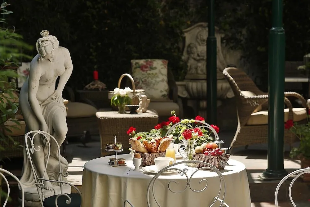***  Hotel Des Marronniers Paris France
